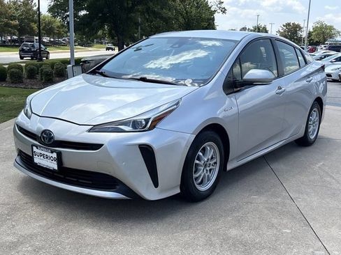 Used 2022 Toyota Prius LE FWD image 11