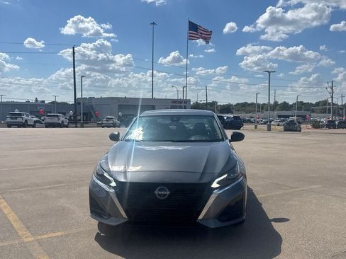 Certified 2025 Nissan Altima 2.5 SV FWD image 6
