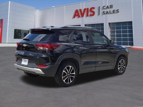 Used 2025 Chevrolet TrailBlazer LT AWD/4WD image 6
