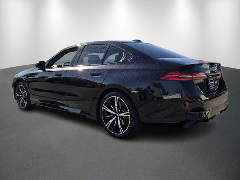 Used 2026 BMW 530i w/ M Sport Package image 5