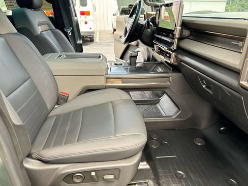 Used 2024 GMC Hummer EV 3X w/ LPO, Illumination Package AWD/4WD image 32