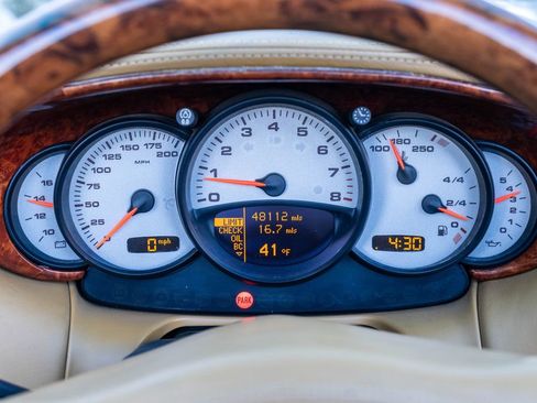 Used 2002 Porsche 911 Carrera 4 image 2