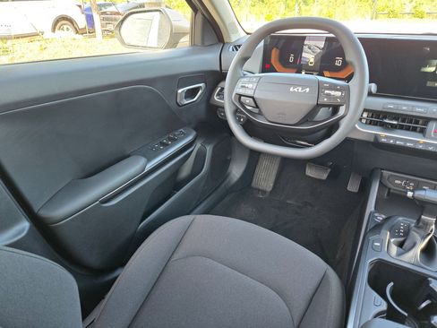 New 2026 Kia K4 LXS image 9