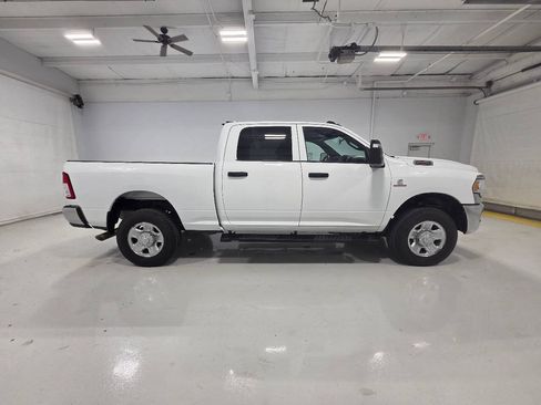 Used 2024 RAM 2500 Tradesman w/ Chrome Appearance Group AWD/4WD image 11