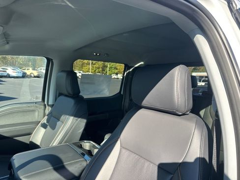 New 2026 Ford F250 Lariat w/ Black Appearance Package image 18