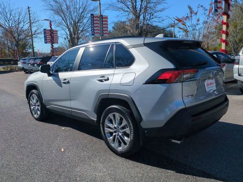 Used 2024 Toyota RAV4 XLE Premium image 7