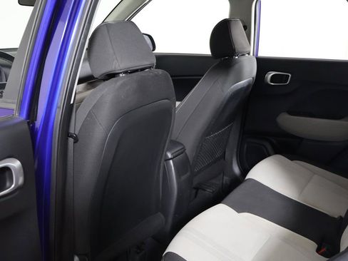 Used 2023 Hyundai Venue SEL image 24