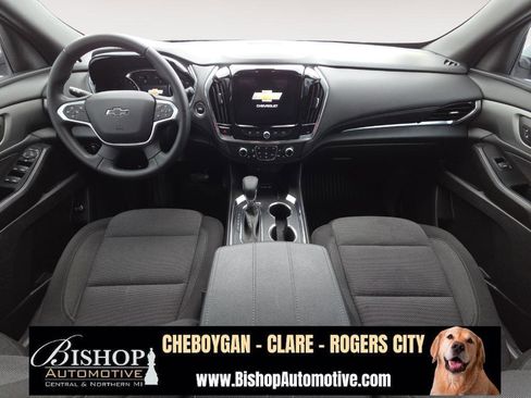 Used 2023 Chevrolet Traverse LT w/ Midnight/Sport Edition image 6