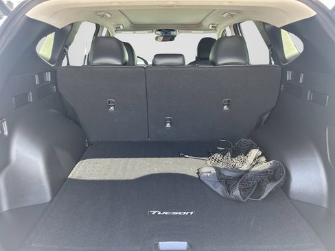 Used 2022 Hyundai Tucson Limited FWD image 15