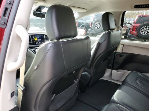 Used 2018 Chrysler Pacifica Touring-L w/ Premium Audio Group image 14