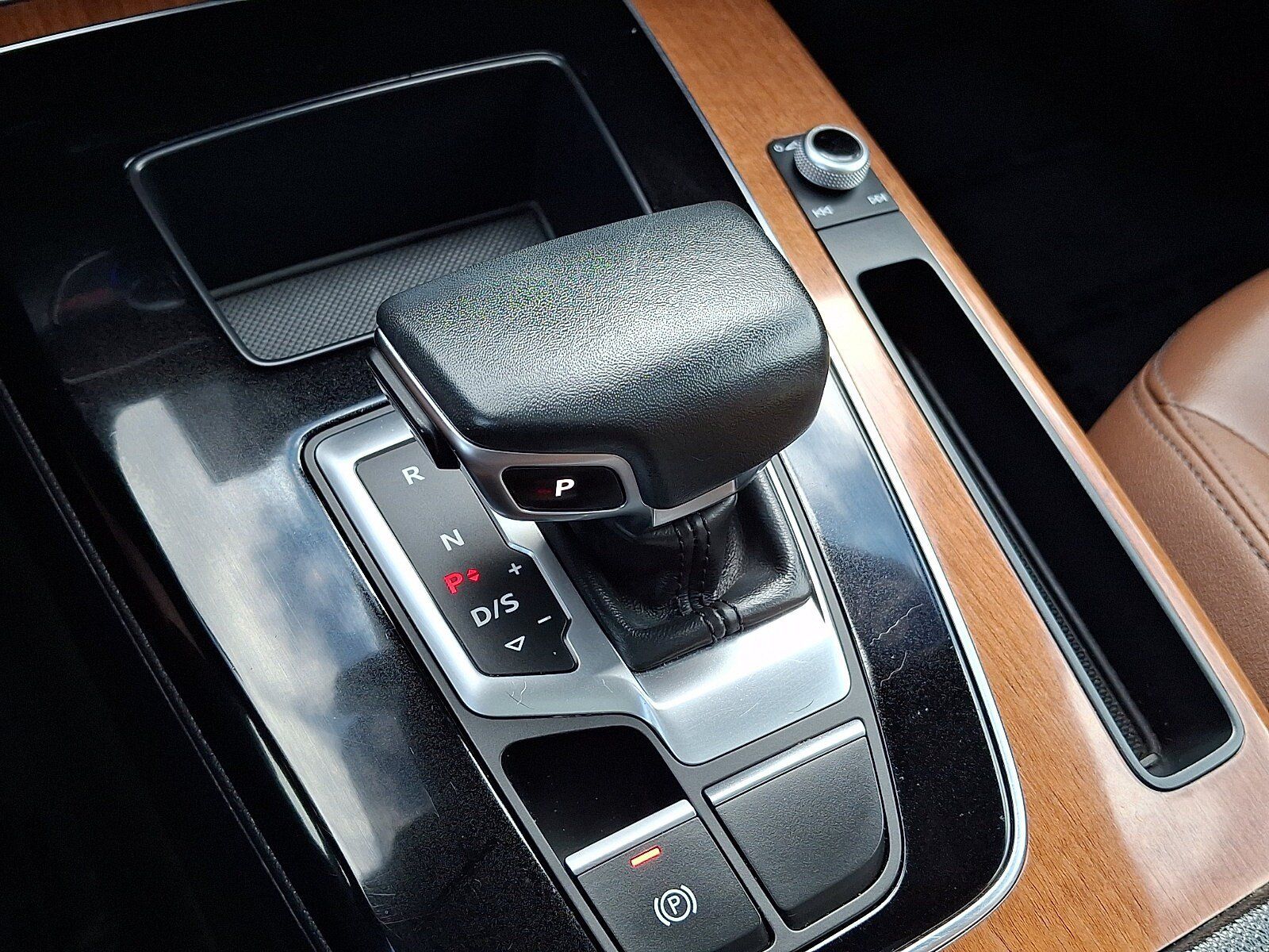 Used 2021 Audi Q5 2.0T Premium AWD/4WD image 15
