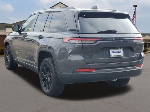 New 2026 Jeep Grand Cherokee Altitude AWD/4WD image 4