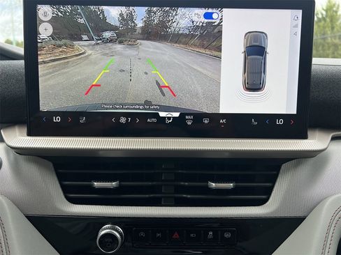 New 2026 Ford Explorer Active w/ Active Comfort Package image 3