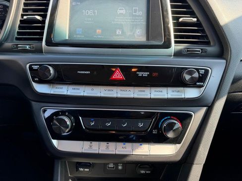 Used 2019 Hyundai Sonata SE FWD image 14