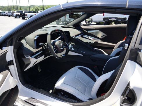 Used 2023 Chevrolet Corvette Z06 RWD image 34