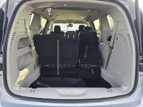 Used 2022 Chrysler Pacifica Touring-L image 18