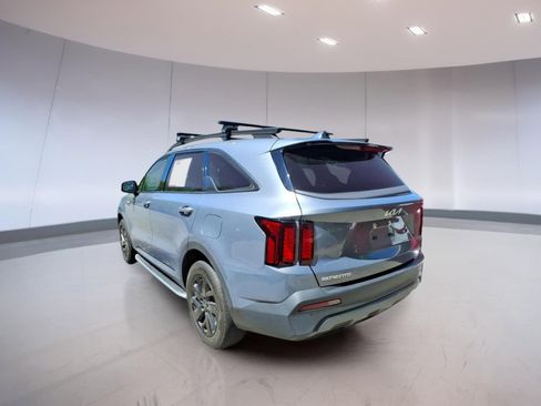 Used 2023 Kia Sorento S w/ Panoramic Sunroof Package AWD/4WD image 3