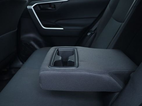 Used 2021 Toyota RAV4 LE image 15