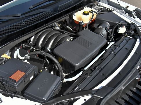 Used 2022 Chevrolet Suburban Premier RWD image 53