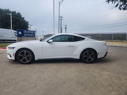 Used 2024 Ford Mustang Coupe RWD image 6
