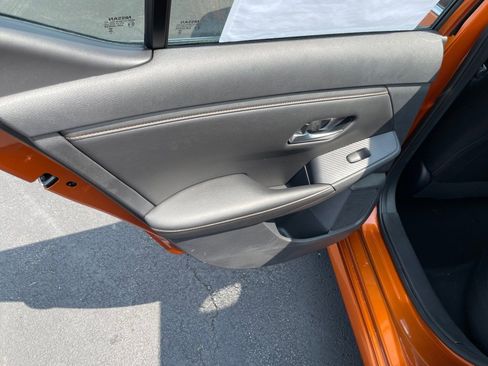 Used 2023 Nissan Sentra SR w/ SR Premium Package FWD image 13