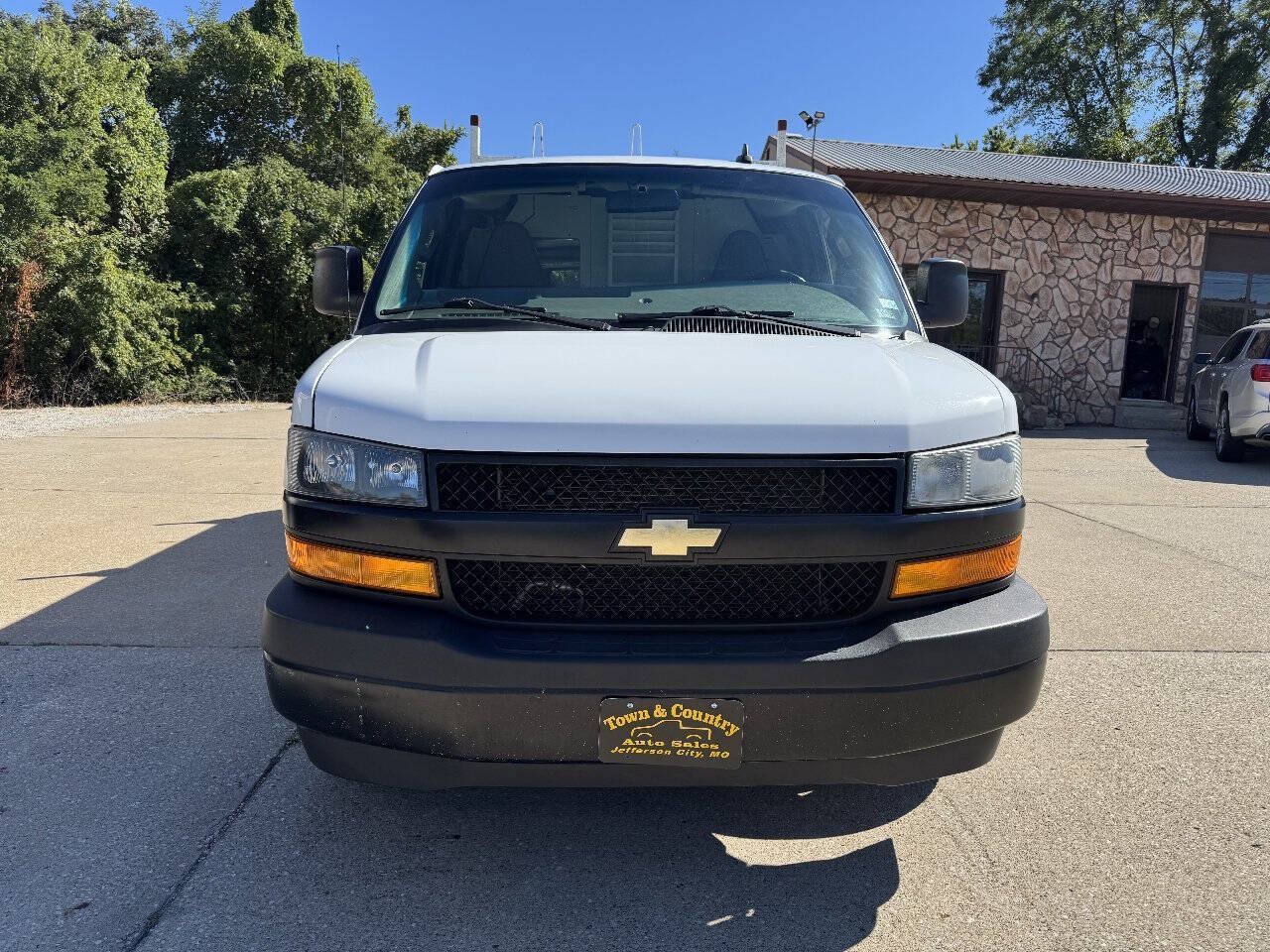 Used 2021 Chevrolet Express 2500 Extended w/ Driver Convenience Package RWD image 2