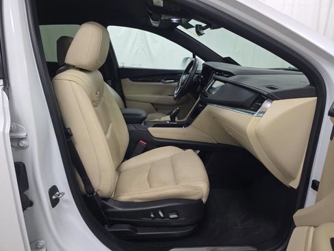 Used 2017 Cadillac XT5 FWD image 7