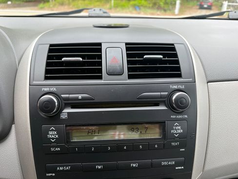 Used 2010 Toyota Corolla LE FWD image 25