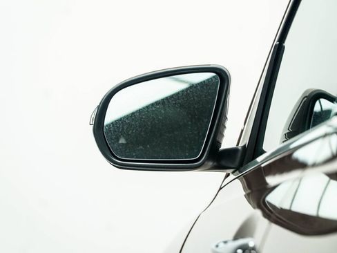 Used 2023 Mercedes-Benz EQB 300 4MATIC w/ Exclusive Package image 15