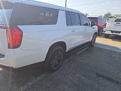 Certified 2023 GMC Yukon XL SLT AWD/4WD image 13