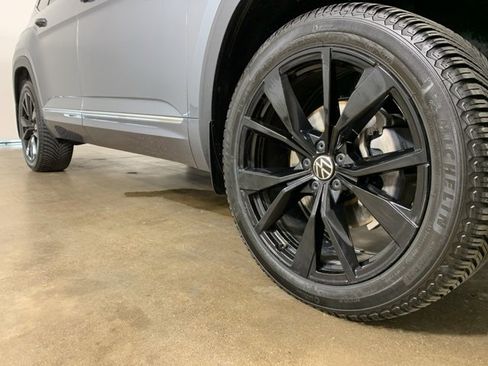 Used 2024 Volkswagen Atlas SEL Premium R-Line image 6