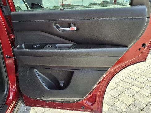 Certified 2022 Nissan Pathfinder SL w/ SL Black Package image 17