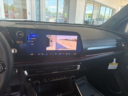 New 2026 Chevrolet Traverse RS w/ LPO, Floor Liner Package FWD image 22