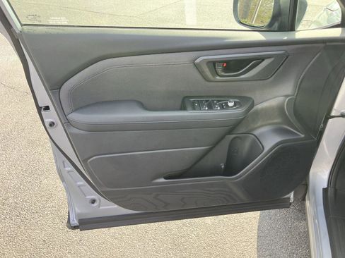 Used 2025 Subaru Forester Premium image 14