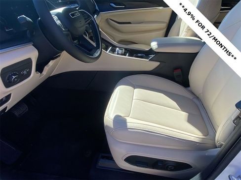 New 2025 Jeep Grand Cherokee Limited image 15