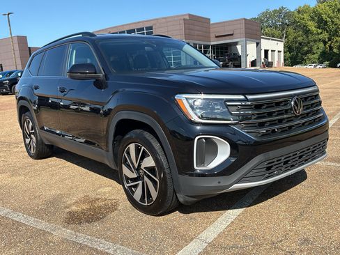 Used 2025 Volkswagen Atlas SE AWD/4WD image 1