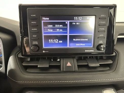 Used 2022 Toyota RAV4 LE AWD/4WD image 21