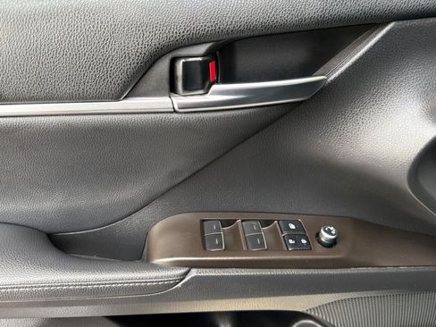 Used 2022 Toyota Camry XSE w/ Navigation Package FWD image 12