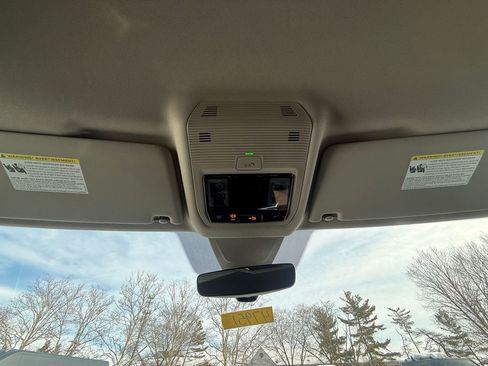 Used 2024 Volkswagen Atlas SE image 27