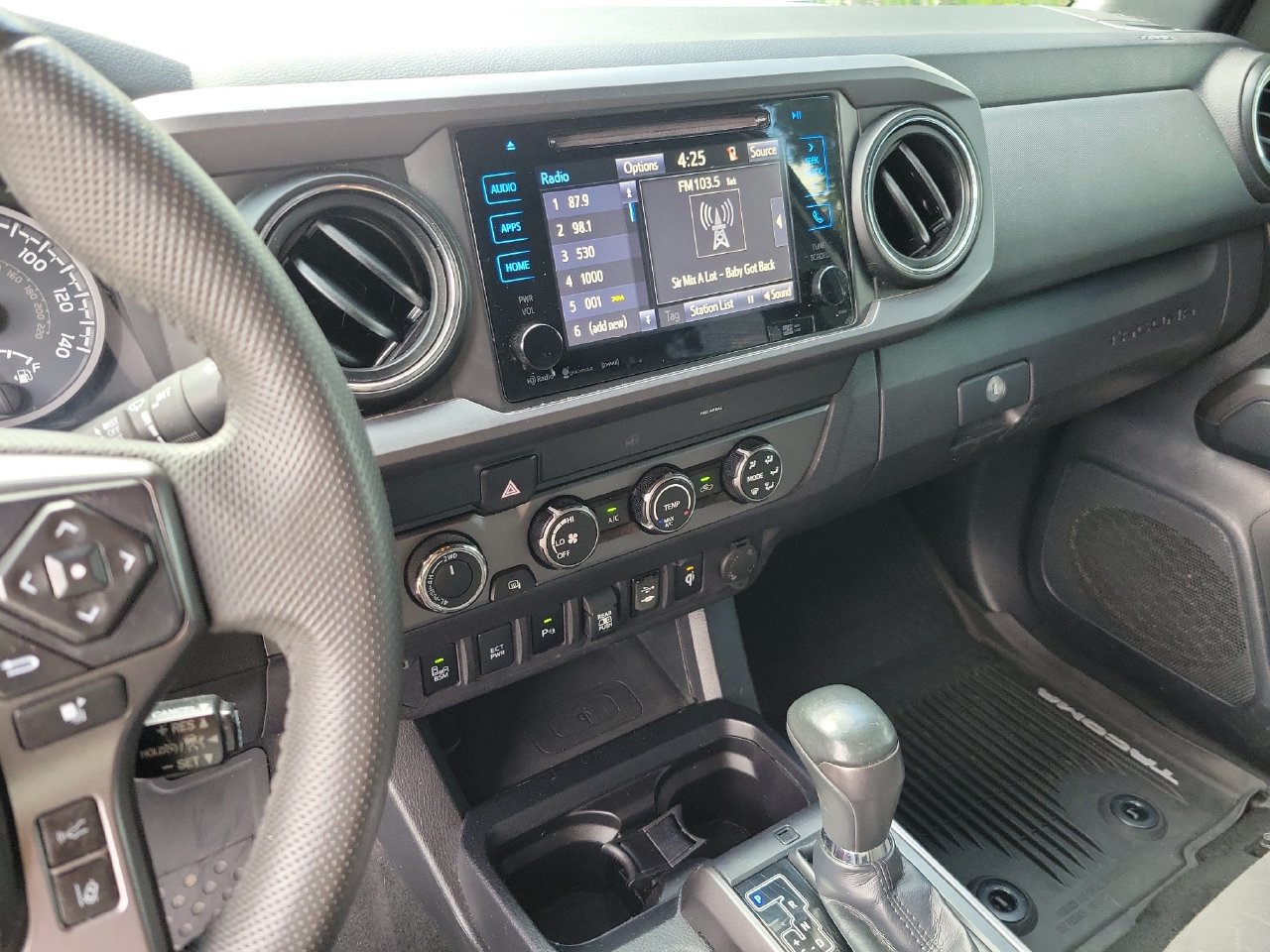 Used 2019 Toyota Tacoma TRD Off-Road w/ Technology Package AWD/4WD image 22