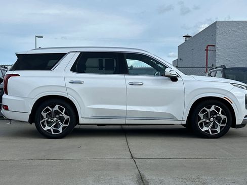Used 2021 Hyundai Palisade Calligraphy w/ Winter Package image 2