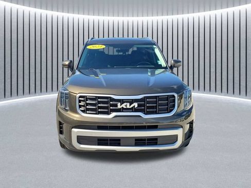 Used 2023 Kia Telluride S FWD image 2