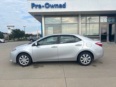 Used 2016 Toyota Corolla LE FWD image 8