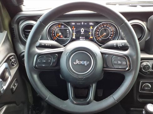 Used 2023 Jeep Gladiator Willys image 21