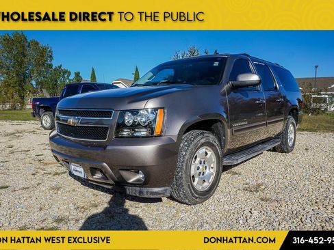 Used 2011 Chevrolet Suburban LT image 29