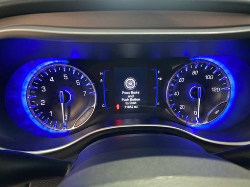 Used 2023 Chrysler Voyager LX FWD image 14