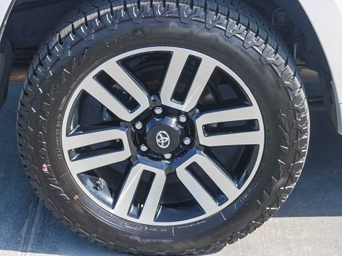Used 2023 Toyota 4Runner Limited AWD/4WD image 12