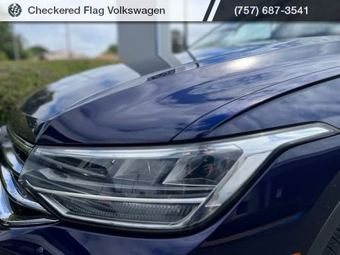 Used 2023 Volkswagen Tiguan SE w/ Panoramic Sunroof Package FWD image 11
