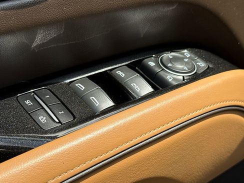 Used 2023 Cadillac Escalade Premium Luxury w/ Performance Package image 22