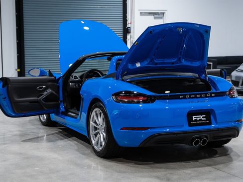 Used 2022 Porsche 718 Boxster RWD image 35